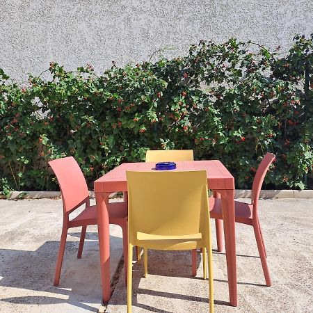 Appartement Avec Exterieur Et Parking Gratuit Perpignan Kültér fotó