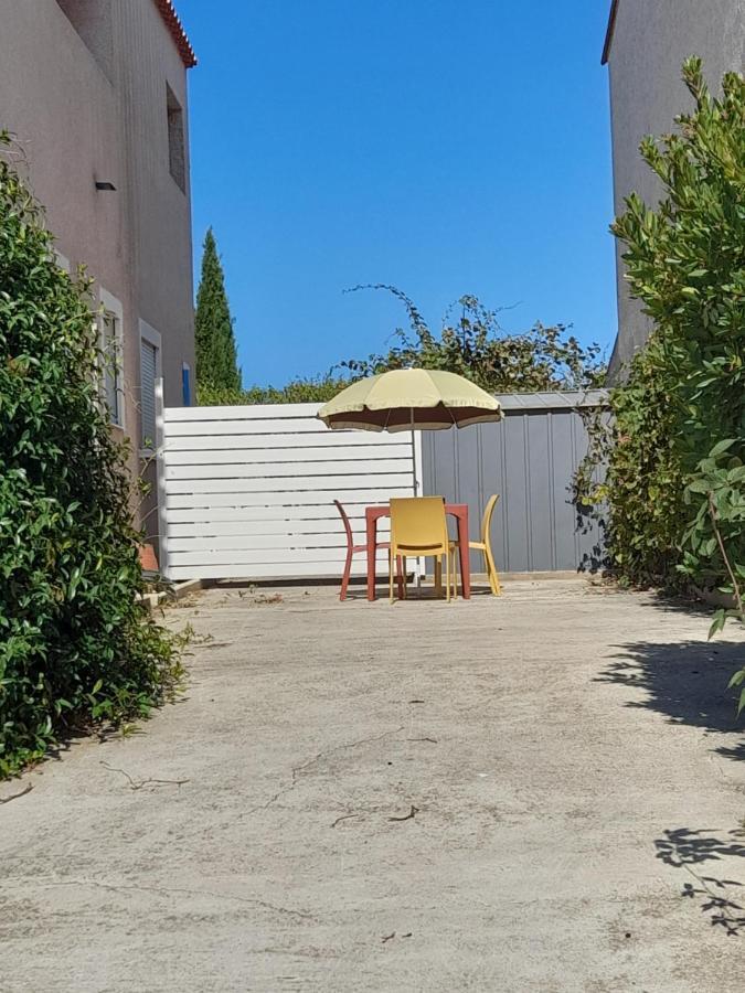 Appartement Avec Exterieur Et Parking Gratuit Perpignan Kültér fotó